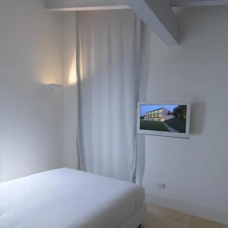 C-rooms Bed & Breakfast 3*